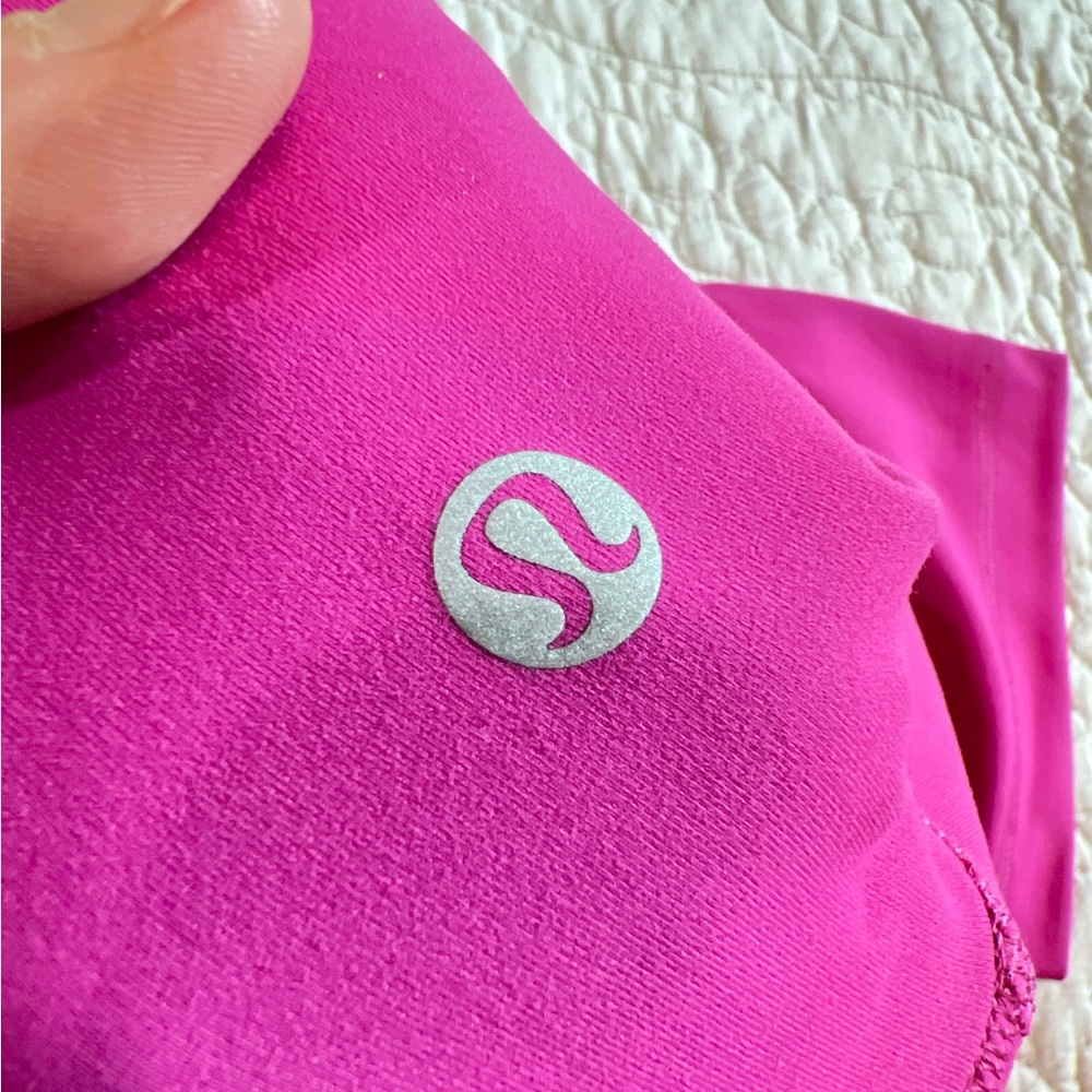 Lululemon Wunder Train 8 inch short - Ripened Raspberry - Picture 6 of 8